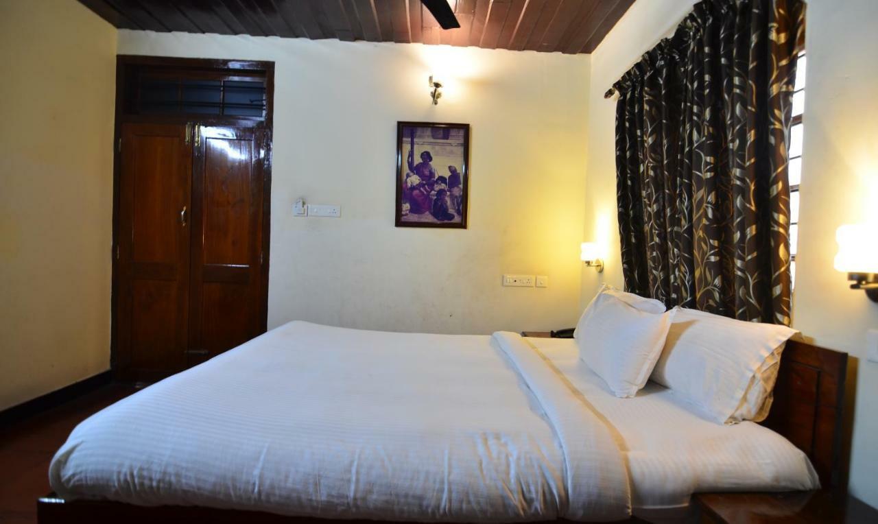 The Royal Heritage Hotel And Ayurvedic Center Thiruvananthapuram Extérieur photo