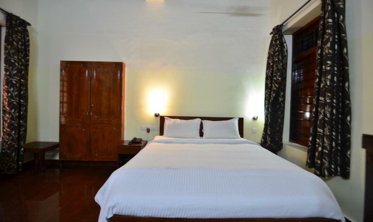 The Royal Heritage Hotel And Ayurvedic Center Thiruvananthapuram Extérieur photo