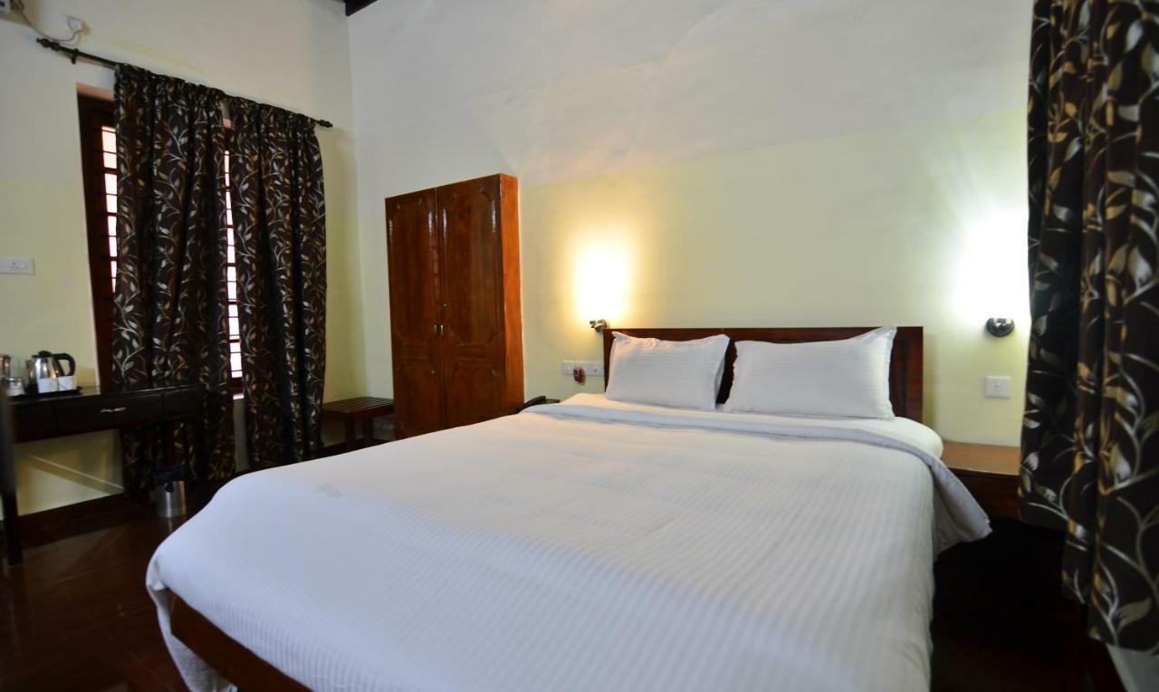 The Royal Heritage Hotel And Ayurvedic Center Thiruvananthapuram Extérieur photo